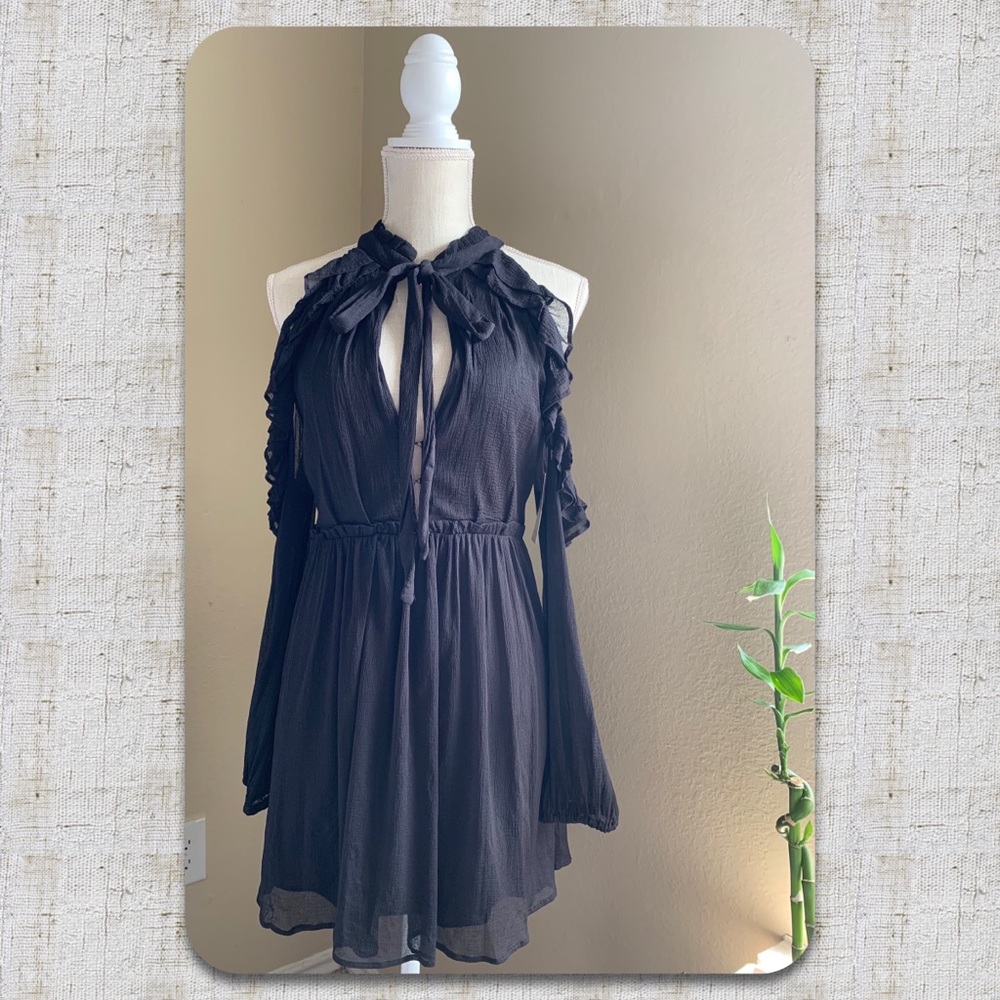 Free People Mini Black Dress w/Neck Tie Size 0